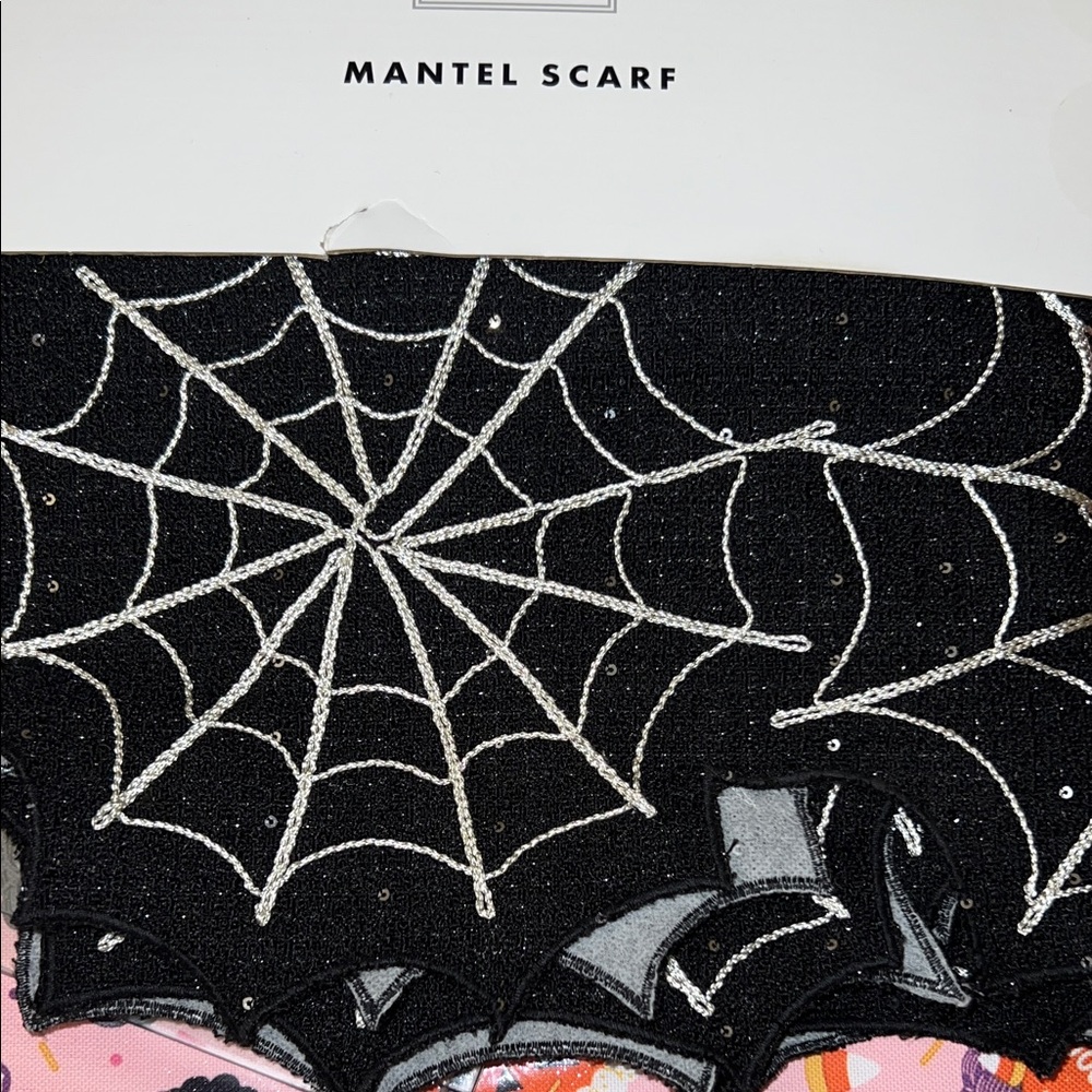 BNWT  Jack ‘O Lantern Lane Mantel Scarf Spider Web Design